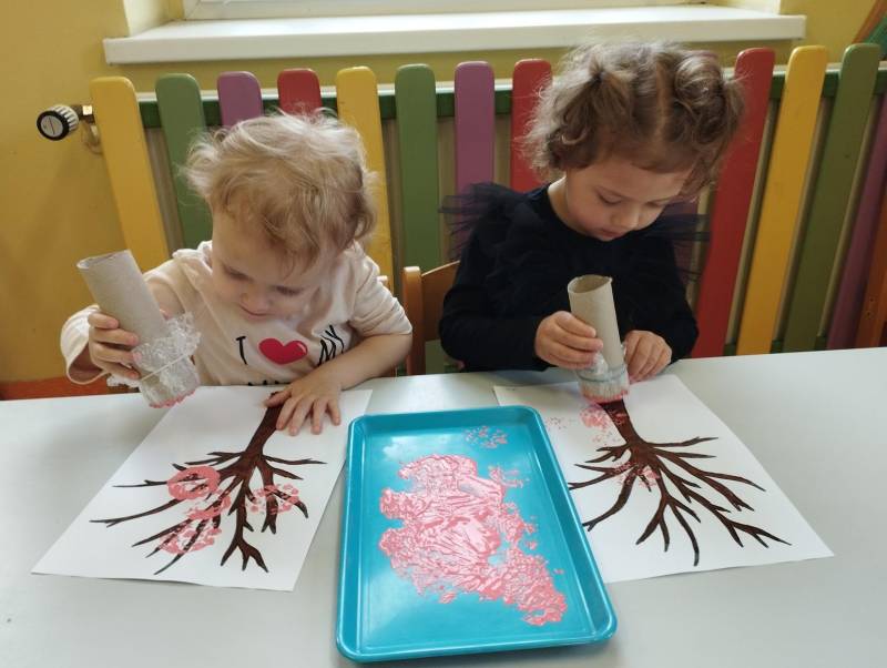 Pszczółki - Wiosenne drzewo