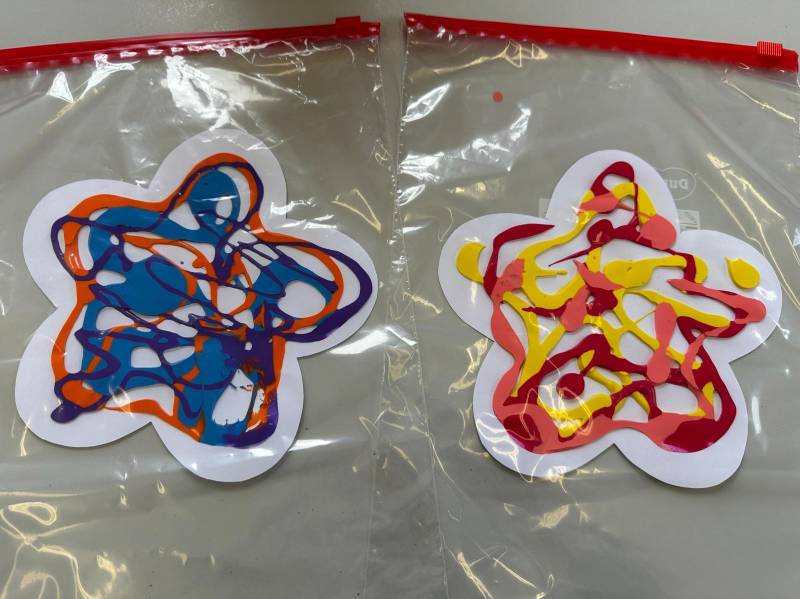 Pszczółki - Wiosenne kwiaty